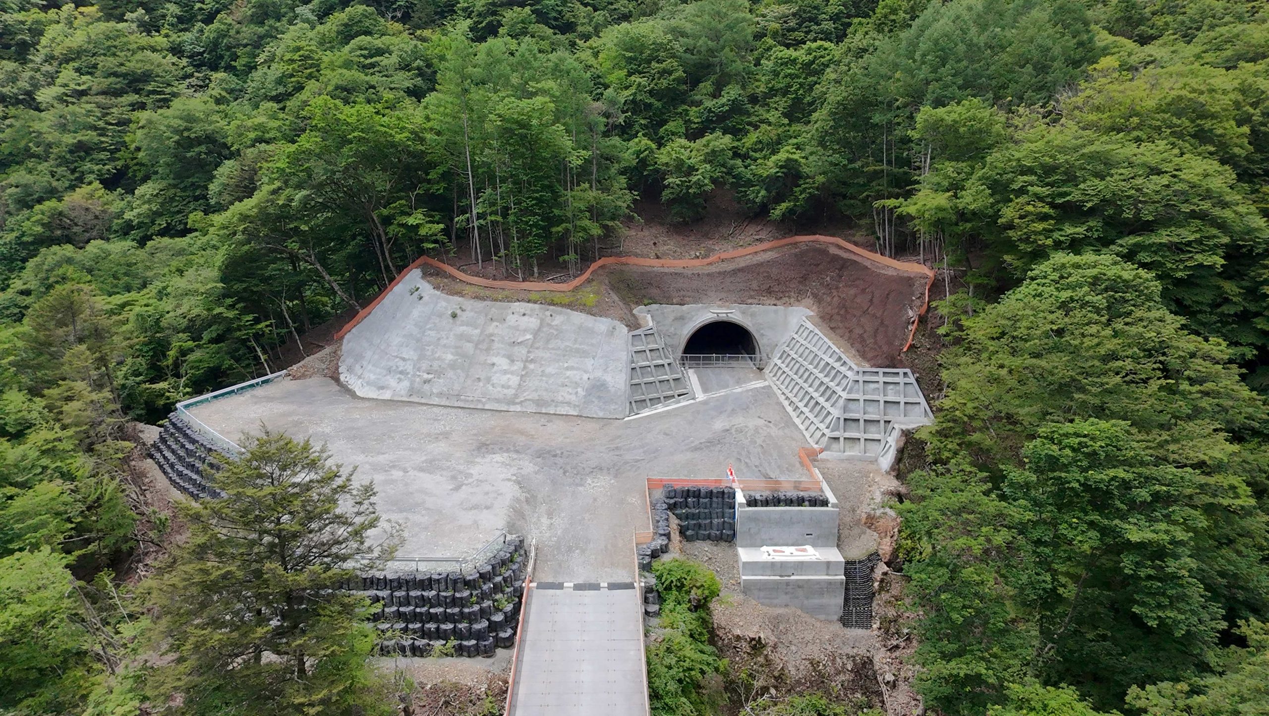 国道411号 一之瀬高橋2号トンネル(仮称)建設工事
